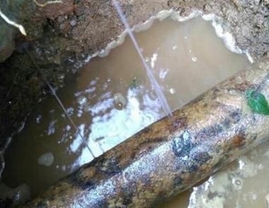 荥阳楼顶渗水维修公司分享下地暖漏水的原因及检测方法。